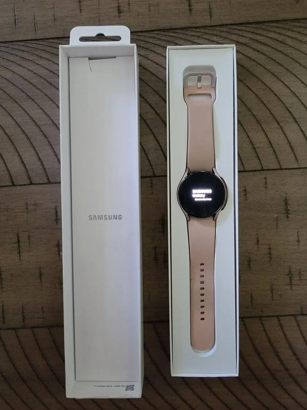 Samsung Galaxy Watch 4 40mm GPS Bluetooth with Sport Band- Pink Gold
